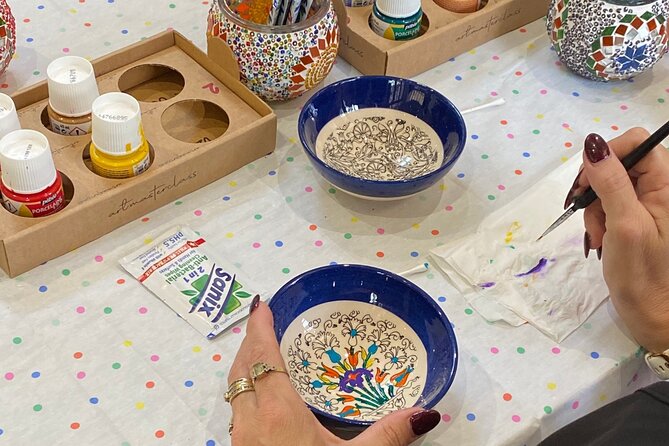 Paint and Sip Classes Melbourne: Ceramic Plates & Bowls - Price check: is $49.49 per person good value?