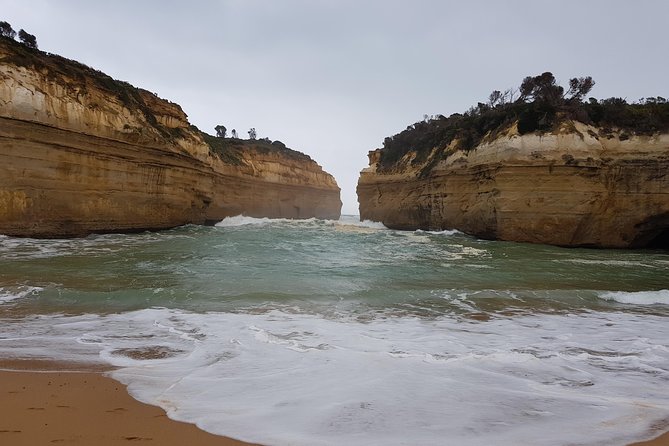 Private Express Experience - 12 Apostles - Included Comforts: air-conditioned private vehicle plus water and coffee/tea