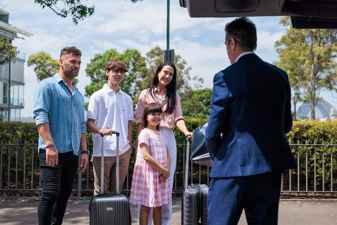 Private Luxury Transfer from Melbourne CBD to Melbourne Airport - Vehicle choices for different group sizes
