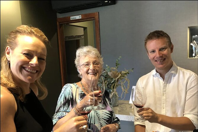 Private Mornington Wine Tour Small Group - A private Mornington Peninsula wine tour starts with the logistics