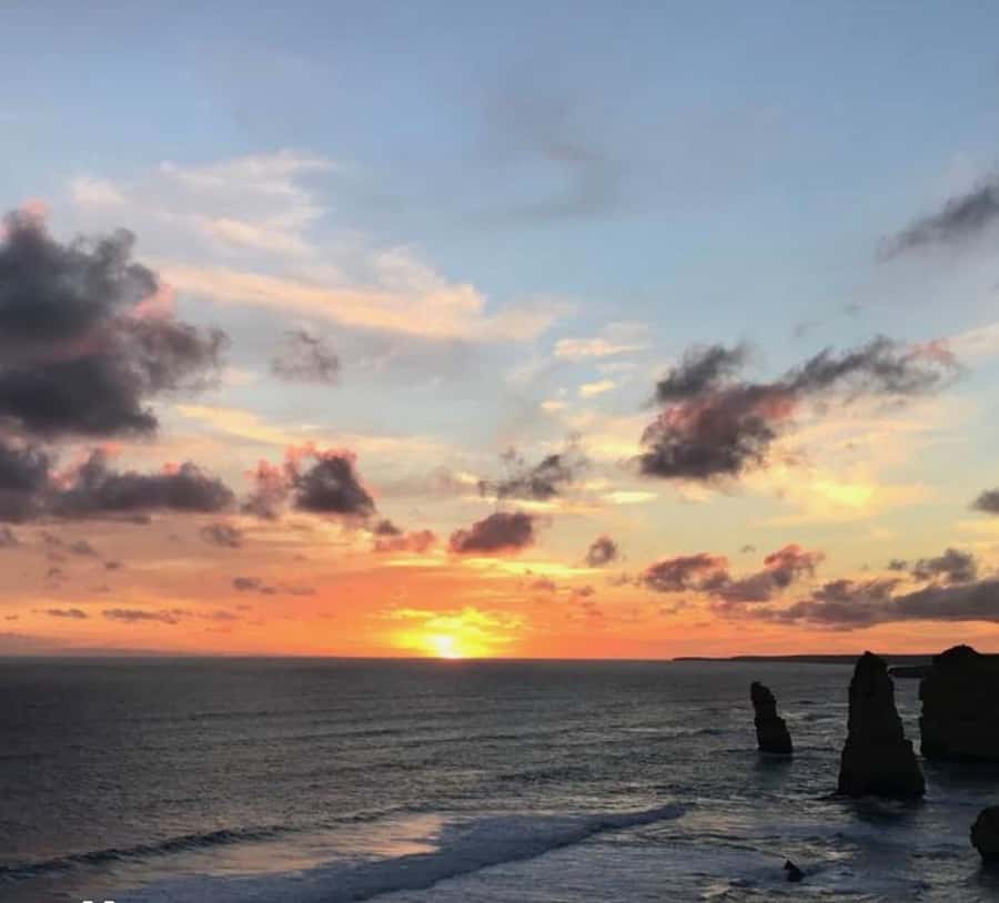 Private Tour: Great Ocean Road - Twelve Apostles - From Melbourne pickup to Torquay Surfcity: a fast start with local flavor