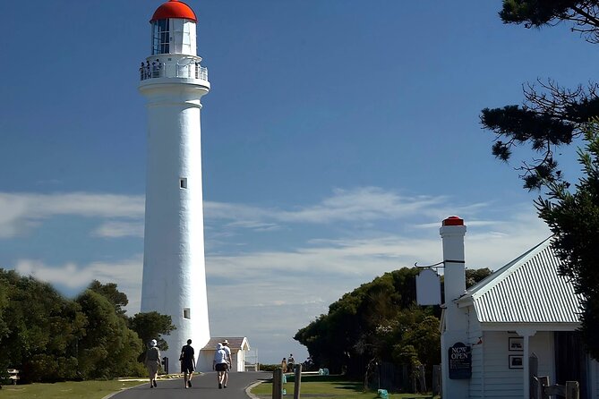 Reimagined Great Ocean Road 1-Day Tour from Melbourne - Eastern View Memorial Archway: a quick photo with meaning