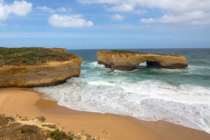 Self-Guided Audio Driving Tour of the Great Ocean Road, Australia - Eastern View Memorial Arch to Lorne: the start of the road story