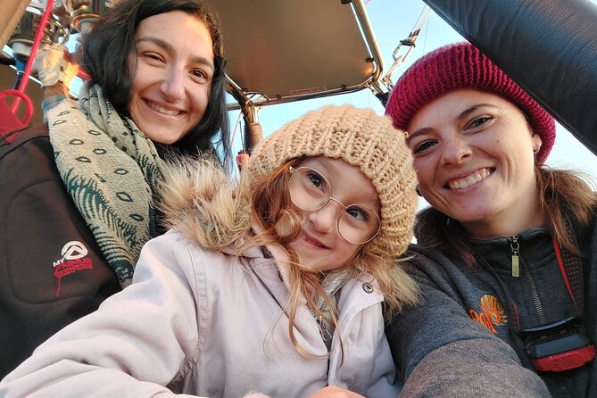 Yarra Valley Balloon Flight + Breakfast & Melbourne Pickup - Federation Square to Rochford Wines: How the Morning Gets Moving