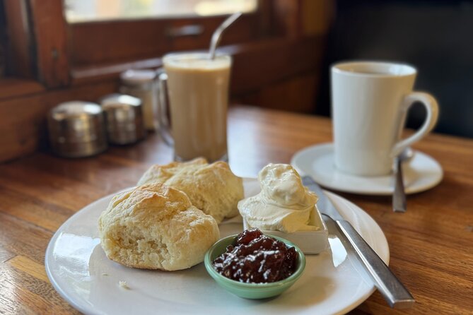 Yarra Valley Foodie Tour, Devonshire Tea, Cheese and Chocolate - Stop 3: Healesville Brunch at a Cheese Monger (5 Artisan Cheeses Plus Muscatels)