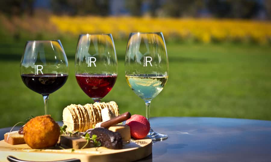 Yarra Valley Full Day Grazing Tour: Gin, Wine, Pizza, Cheese - Morning pickup: from Melbourne to wine country on a comfortable coach