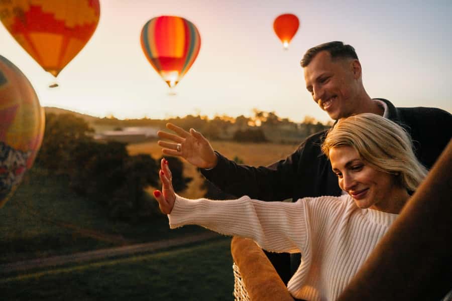 Yarra Valley: Hot Air Balloon Flight & Buffet Breakfast - Your 1-Hour Sunrise Flight: From Cold Air to Hot Flames