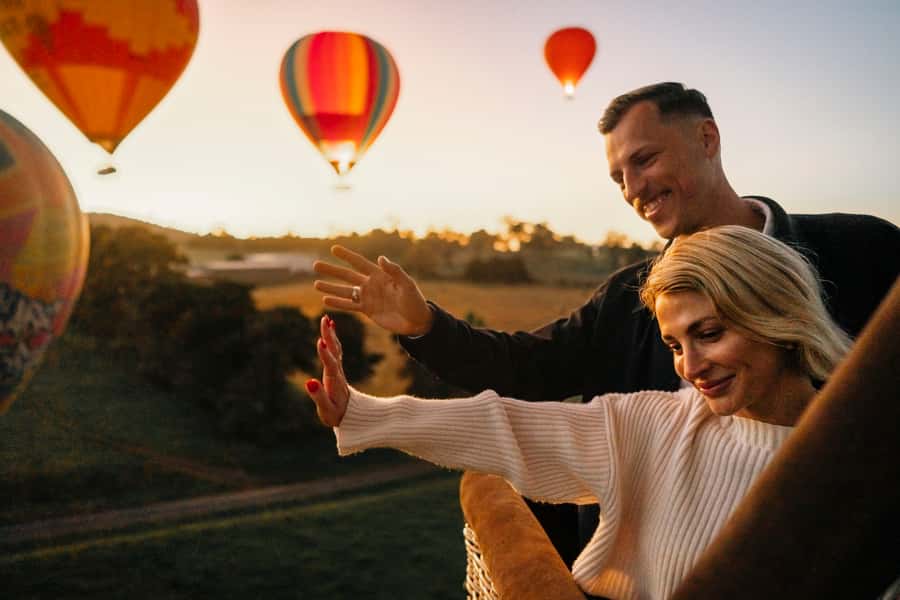 Yarra Valley: Hot Air Balloon with Breakfast & CBD Transfers - Inflation to Lift-Off: How the Crew Builds Your Flight
